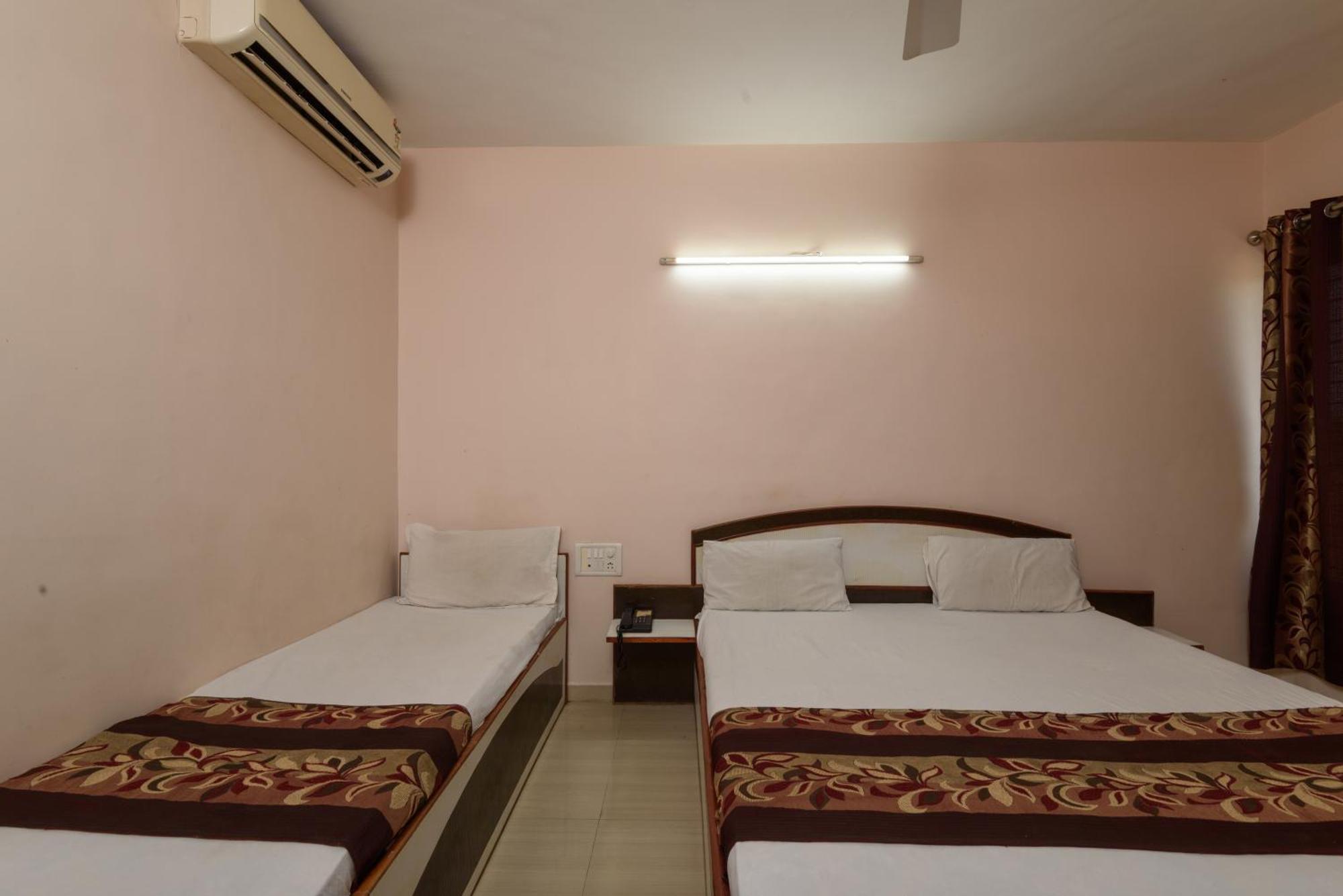 Hotel Sai Shraddha Shirdi Exterior photo